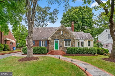 10213 Ridgemoor Dr, Silver Spring, MD 20901