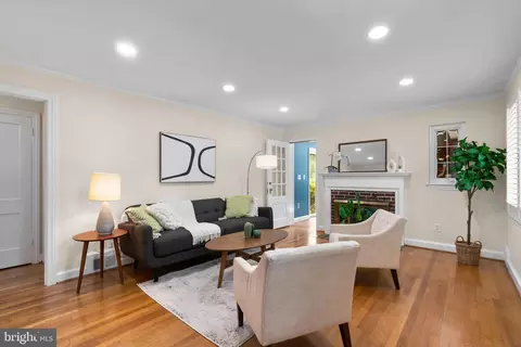 10213 Ridgemoor Dr, Silver Spring, MD 20901 photo 5