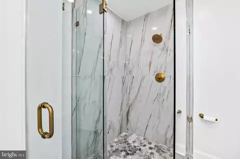 Bath - 13709 Turnmore Rd, Silver Spring, MD 20906 photo 4 of 8