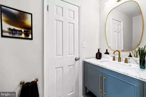 Bath - 13709 Turnmore Rd, Silver Spring, MD 20906 photo 2 of 8