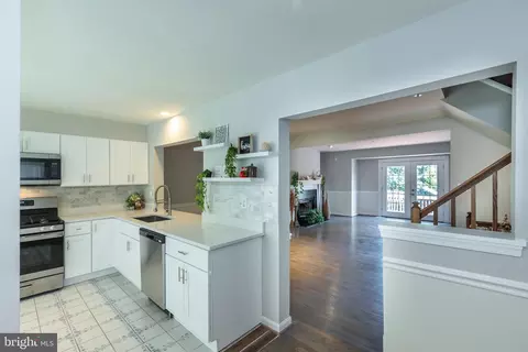 16 Rockcrest Cir, Rockville, MD 20851