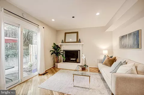 Living - 2101 Derby Ridge Ln #2-10, Silver Spring, MD 20910 photo 3 of 3