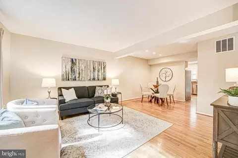 Living - 2101 Derby Ridge Ln #2-10, Silver Spring, MD 20910 photo 1 of 3