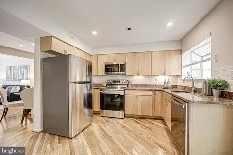 Kitchen - 2101 Derby Ridge Ln #2-10, Silver Spring, MD 20910 photo 2 of 3