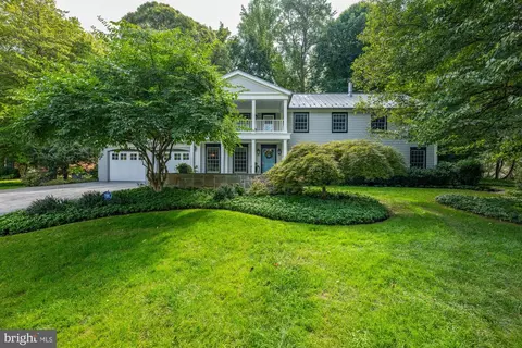 9601 Hall Rd, Potomac, MD 20854