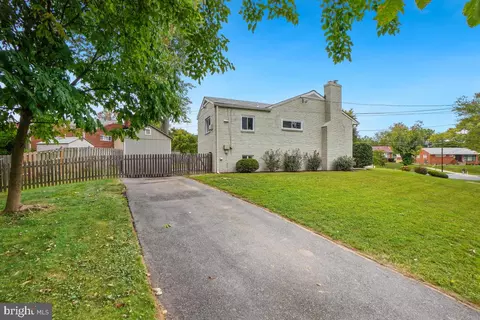 Exterior - 401 Royalton Rd, Silver Spring, MD 20901 photo 3 of 3