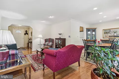 9 Winding Waye Ct, Silver Spring, MD 20902 photo 4