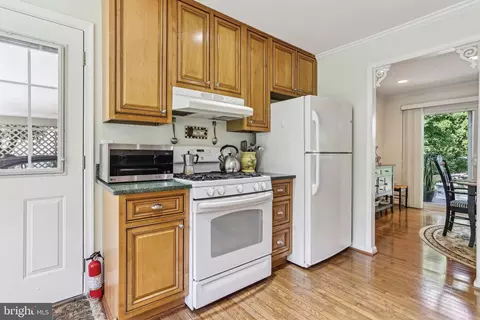 9 Winding Waye Ct, Silver Spring, MD 20902 photo 13