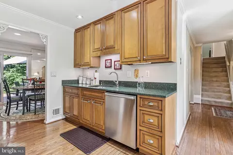 9 Winding Waye Ct, Silver Spring, MD 20902 photo 12