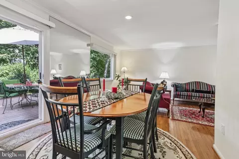 9 Winding Waye Ct, Silver Spring, MD 20902 photo 8