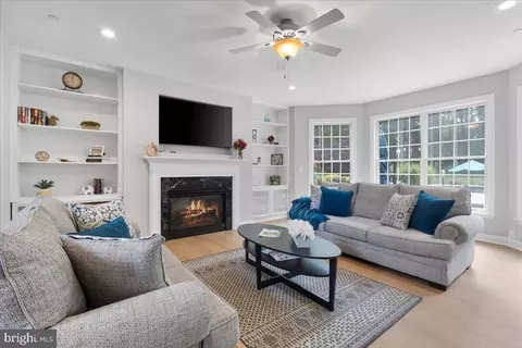 Living - 16429 Batson Rd, Spencerville, MD 20868 photo 1 of 1