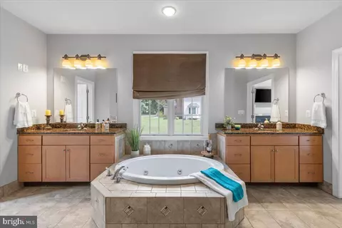 Bath - 16429 Batson Rd, Spencerville, MD 20868 photo 2 of 5