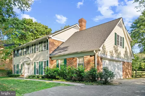 9705 Hall Rd, Potomac, MD 20854