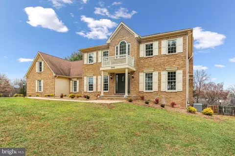 9409 Thornedike Dr, Laytonsville, MD 20882