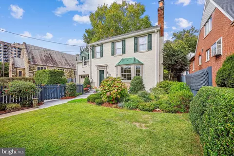 Exterior - 8904 Colesville Rd, Silver Spring, MD 20910 photo 14 of 23