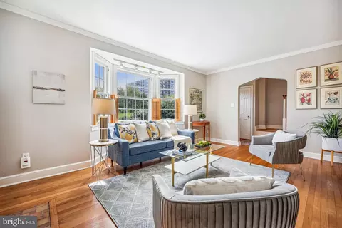 Living - 8904 Colesville Rd, Silver Spring, MD 20910 photo 4 of 4