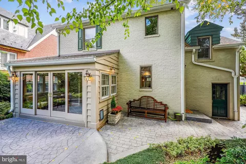 Exterior - 8904 Colesville Rd, Silver Spring, MD 20910 photo 10 of 23