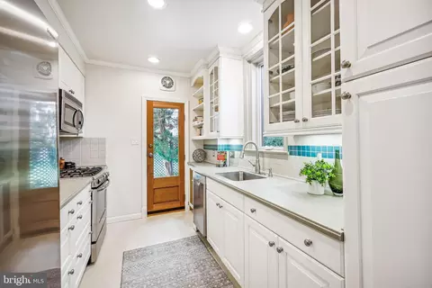 Kitchen - 8904 Colesville Rd, Silver Spring, MD 20910 photo 2 of 5