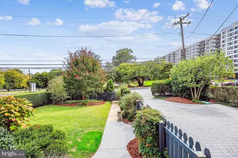Exterior - 8904 Colesville Rd, Silver Spring, MD 20910 photo 16 of 23
