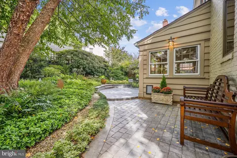 Exterior - 8904 Colesville Rd, Silver Spring, MD 20910 photo 6 of 23