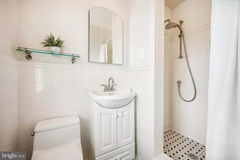 Bath - 8904 Colesville Rd, Silver Spring, MD 20910 photo 2 of 4