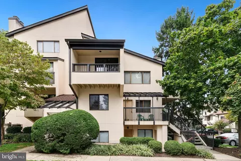 9855 Hellingly Pl #88, Montgomery Village, MD 20886