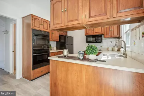 13836 Blair Stone Ln, Silver Spring, MD 20906 photo 9