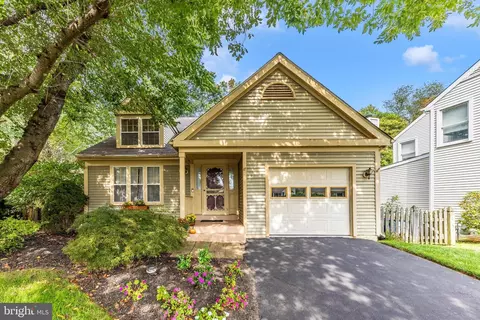17 Burnt Woods Ct, Germantown, MD 20874
