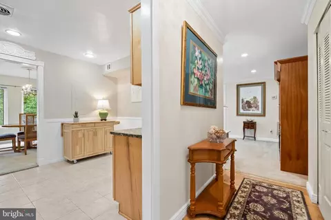 5815 Edson Ln #203, Rockville, MD 20852