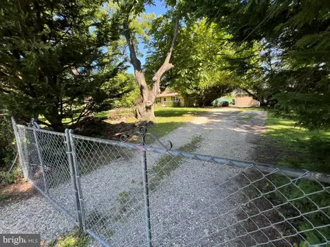 13715 Notley Rd, Silver Spring, MD 20904 photo 3
