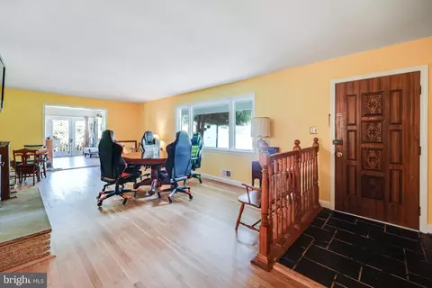 13914 Shannon Dr, Silver Spring, MD 20904 photo 4
