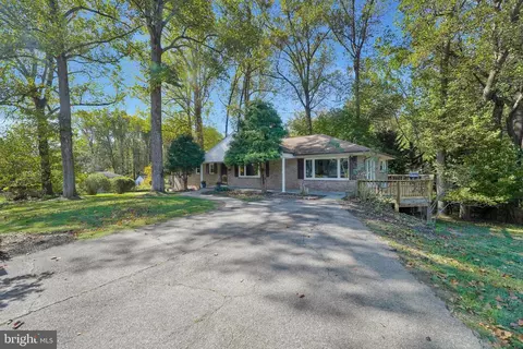 13914 Shannon Dr, Silver Spring, MD 20904 photo 2