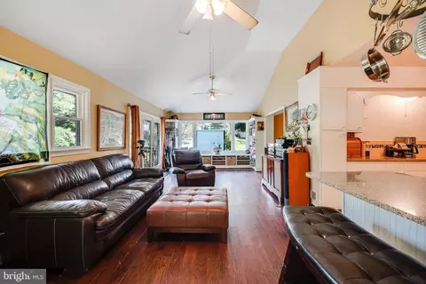 13914 Shannon Dr, Silver Spring, MD 20904 photo 13