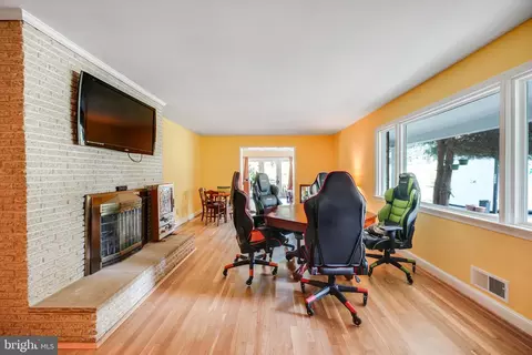 13914 Shannon Dr, Silver Spring, MD 20904 photo 5