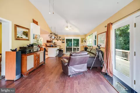 13914 Shannon Dr, Silver Spring, MD 20904 photo 12
