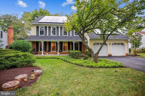 960 Farm Haven Dr, Rockville, MD 20852