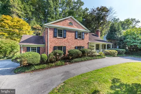 7421 Haddington Pl, Bethesda, MD 20817