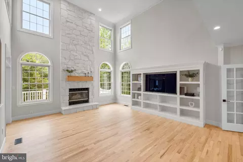 Living - 11 Warrenton Dr, Silver Spring, MD 20904 photo 4 of 13