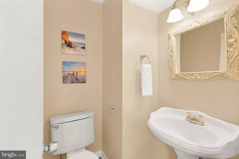 27 Habersham Ct, Silver Spring, MD 20906 photo 16