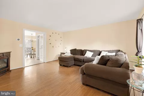 27 Habersham Ct, Silver Spring, MD 20906 photo 4