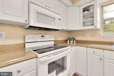 27 Habersham Ct, Silver Spring, MD 20906 photo 10