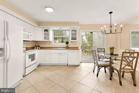 27 Habersham Ct, Silver Spring, MD 20906 photo 8
