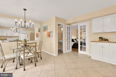27 Habersham Ct, Silver Spring, MD 20906 photo 12