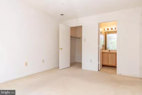 2701 Leaf Drop Ct #5-18, Silver Spring, MD 20906 photo 13