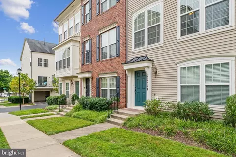 22524 Phillips St #403, Clarksburg, MD 20871
