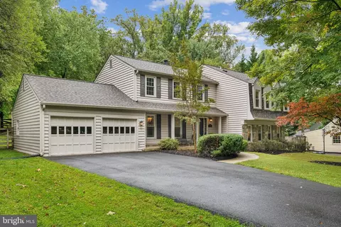 5224 Continental Dr, Rockville, MD 20853