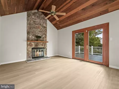 Living - 15353 Baileys Ln, Silver Spring, MD 20906 photo 8 of 15
