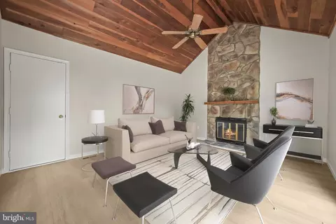 Living - 15353 Baileys Ln, Silver Spring, MD 20906 photo 11 of 15
