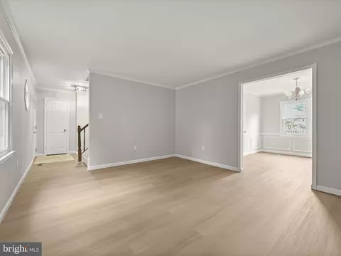 Living - 15353 Baileys Ln, Silver Spring, MD 20906 photo 2 of 15