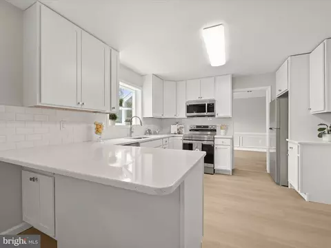 Kitchen - 15353 Baileys Ln, Silver Spring, MD 20906 photo 3 of 6